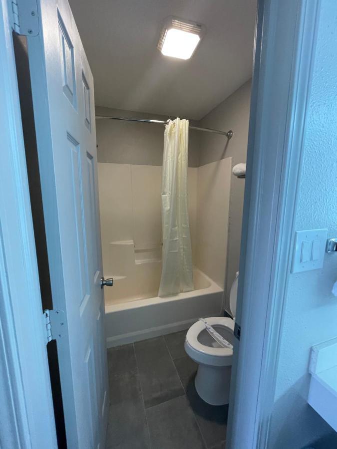 Americas Best Value Inn Muskogee Exterior foto