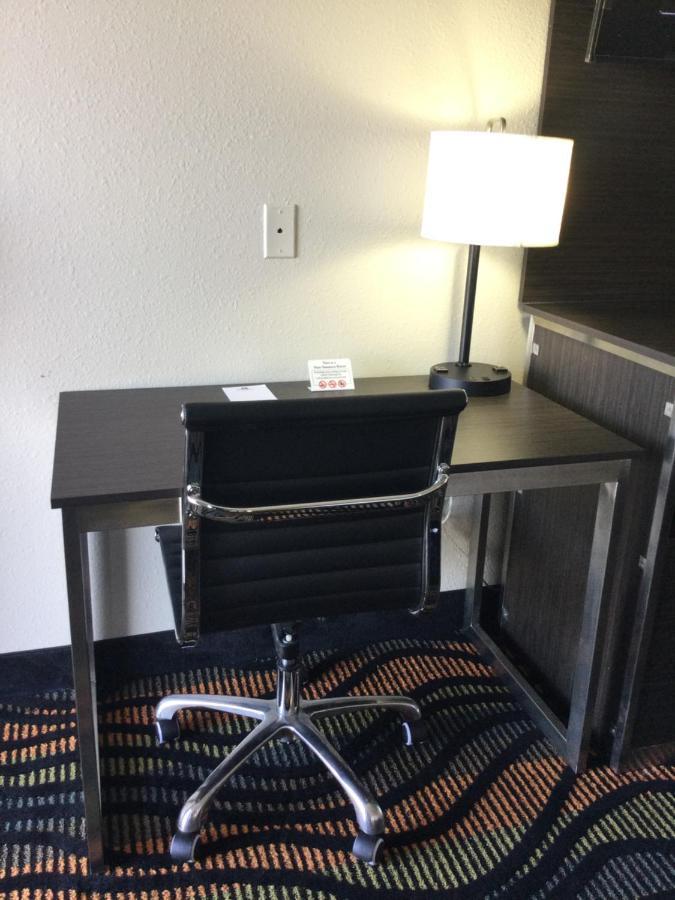 Americas Best Value Inn Muskogee Exterior foto